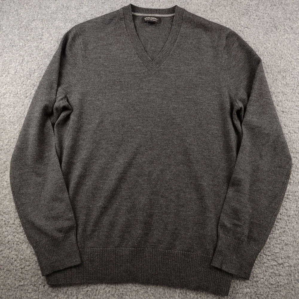 Banana Republic Sweater Mens Medium Extra Fine Merino Wool Gray V Neck EUC